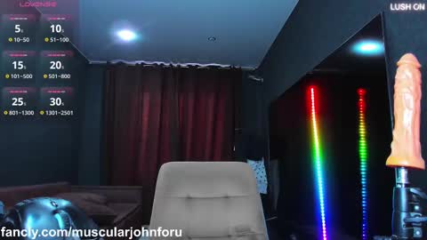 Snapshot of muscularjohnforu chatting on 02.20.25 click icon for peach  online show from 02.20.25