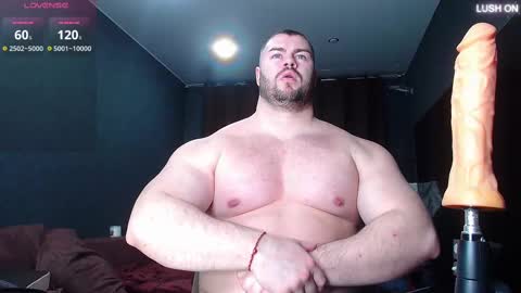 Snapshot of muscularjohnforu chatting on 03.01.25 click icon for peach  online show from 03.01.25