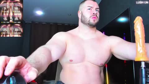 Snapshot of muscularjohnforu chatting on 03.06.25 click icon for peach  online show from 03.06.25