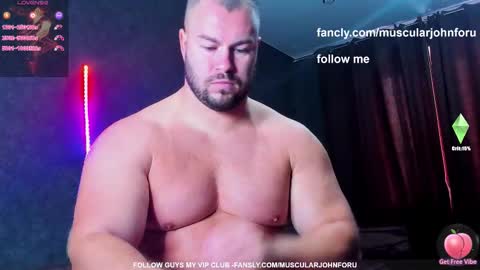 Snapshot of muscularjohnforu chatting on 10.01.25 click icon for peach  online show from 10.01.25