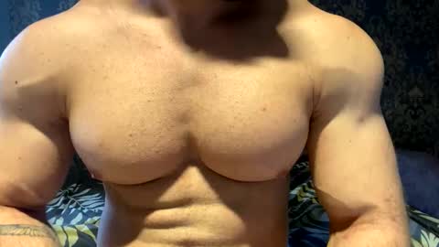 Snapshot of muscularjuggler chatting on 09.25.25 muscularjuggler online show from 09.25.25