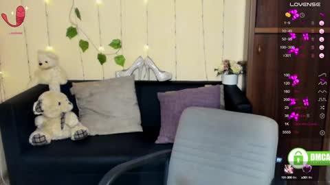 Snapshot of muse_kitty_jenia chatting on 02.09.25 Jenya online show from 02.09.25