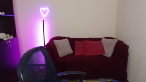 Snapshot of muse_kitty_jenia chatting on 02.19.25 Jenya online show from 02.19.25