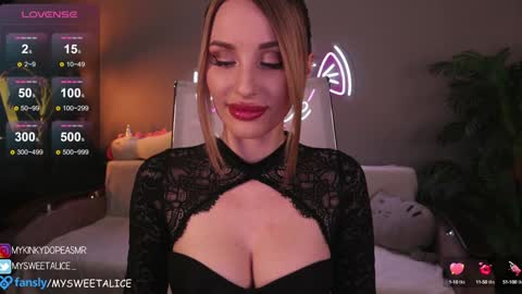 Snapshot of my__sweet__alice chatting on 12.10.24 mysweetalice online show from 12.10.24