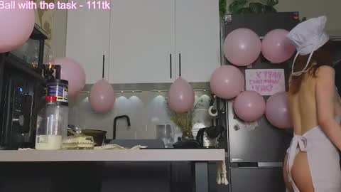 Snapshot of my_parisss chatting on 02.14.25 PARIS online show from 02.14.25