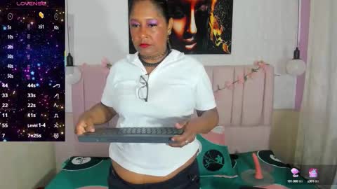 Snapshot of mya_blaze chatting on 10.11.25 mya_blaze online show from 10.11.25