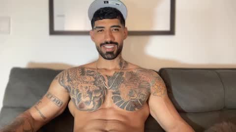 Snapshot of myke_esthetic chatting on 12.11.24 Myke esthetic online show from 12.11.24