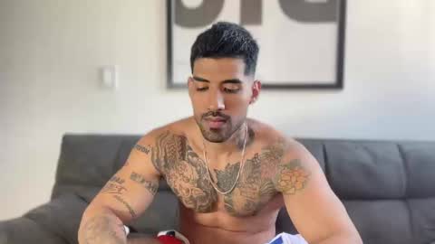 Snapshot of myke_esthetic chatting on 01.15.25 Myke esthetic online show from 01.15.25