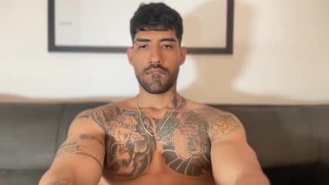 Snapshot of myke_esthetic chatting on 01.21.25 Myke esthetic online show from 01.21.25