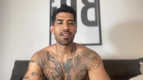 Snapshot of myke_esthetic chatting on 01.27.25 Myke esthetic online show from 01.27.25