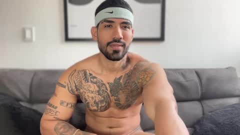 Snapshot of myke_esthetic chatting on 02.27.25 Myke esthetic online show from 02.27.25