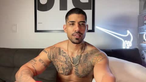 Snapshot of myke_esthetic chatting on 09.29.25 Myke esthetic online show from 09.29.25