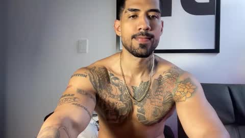 Snapshot of myke_esthetic chatting on 10.08.25 Myke esthetic online show from 10.08.25