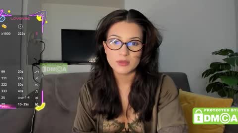 Snapshot of mymelisa chatting on 10.07.25 hey its Mel online show from 10.07.25