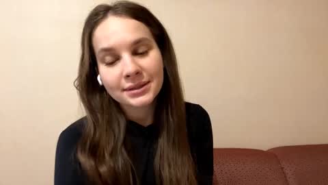 Snapshot of myrtazyskowski chatting on 11.01.25 Luna online show from 11.01.25