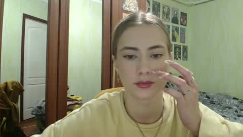 Emelie online show from 10.06.25