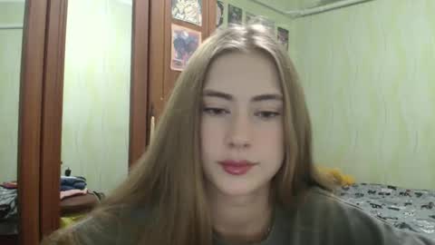 Emelie online show from 10.07.25