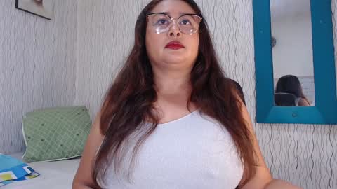 Snapshot of nadiawhite_ chatting on 12.17.24 Nadia online show from 12.17.24