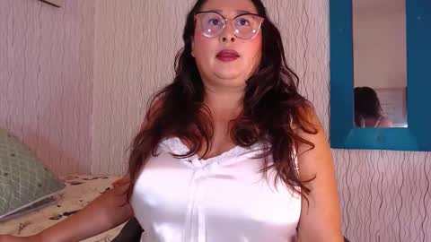 Snapshot of nadiawhite_ chatting on 09.08.25 Nadia online show from 09.08.25