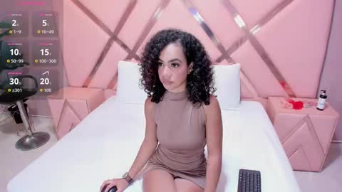 Nahiara Gray online show from 09.26.25