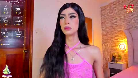 Snapshot of nahiavictoria chatting on 12.21.24 NahiaVictoria online show from 12.21.24