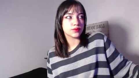 naiakit18 online show from 02.05.25