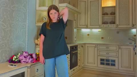 Snapshot of nakeshaskea chatting on 11.04.25 Call me Lee online show from 11.04.25