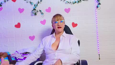 Naomi online show from 09.10.25