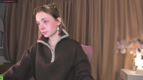 Snapshot of naomi_rias chatting on 10.12.25 Naomi online show from 10.12.25