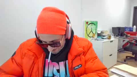 Snapshot of nassobout chatting on 12.23.24 nassobout online show from 12.23.24