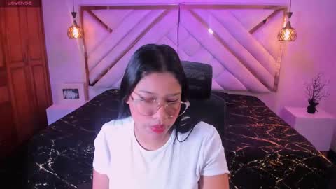 natachacole online show from 10.20.25