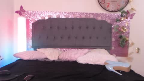 Snapshot of nataliealba chatting on 01.11.25 bestfansnataliealba online show from 01.11.25