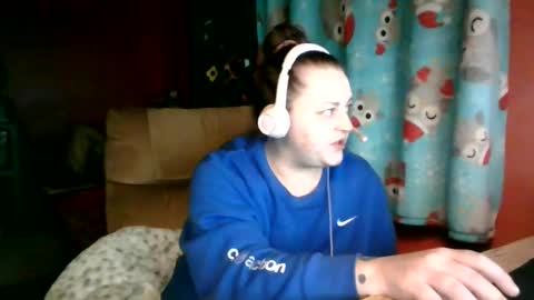 Snapshot of nataliedays chatting on 01.12.25 Natalie  online show from 01.12.25