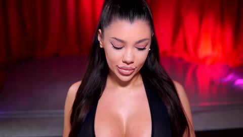 Snapshot of natydesiree chatting on 01.21.25 Naty online show from 01.21.25