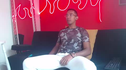 Snapshot of naughty_ares chatting on 09.21.25 naughty_ares online show from 09.21.25