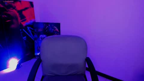 Snapshot of naughty_butt chatting on 10.07.25 Megan online show from 10.07.25