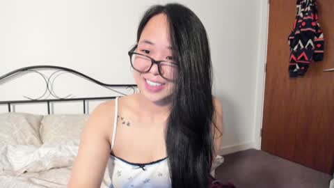 Snapshot of naughtynerdygirl chatting on 01.12.25 Gigi Chu online show from 01.12.25