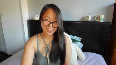 Snapshot of naughtynerdygirl chatting on 10.06.25 Gigi Chu online show from 10.06.25