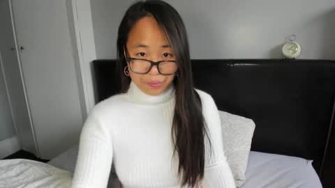 Snapshot of naughtynerdygirl chatting on 10.18.25 Gigi Chu online show from 10.18.25