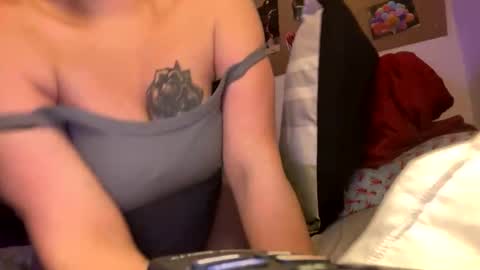 Snapshot of naughtyred25 chatting on 11.02.25 naughtyred23 online show from 11.02.25