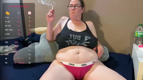 Snapshot of naughtywifenxtdoor chatting on 10.07.25 Naughty Wife Next Dor online show from 10.07.25