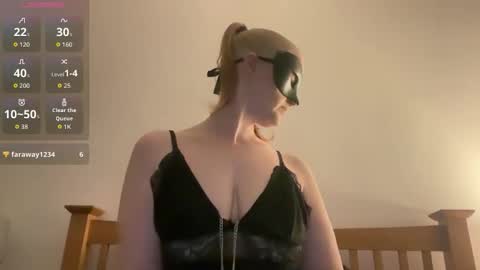 Snapshot of ncw2001 chatting on 11.12.25 ncw2001 online show from 11.12.25