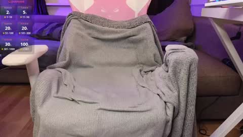 Snapshot of neli_elinek chatting on 12.06.24 Neli online show from 12.06.24