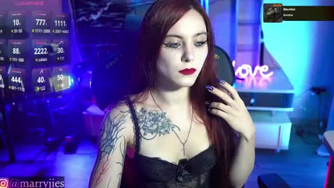 Snapshot of nelle_ chatting on 12.02.24 online show from 12.02.24