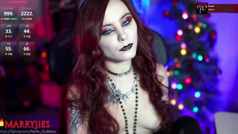 Snapshot of nelle_ chatting on 01.07.25 online show from 01.07.25