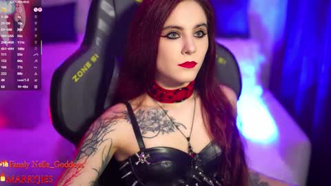 Snapshot of nelle_ chatting on 09.20.25 online show from 09.20.25