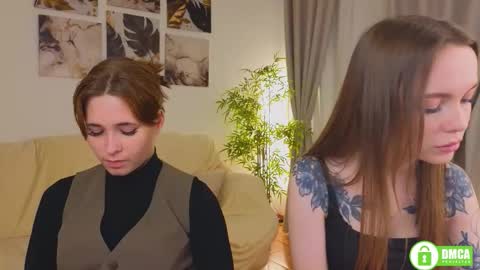 Snapshot of nellie_moans chatting on 10.10.25 Nellie online show from 10.10.25