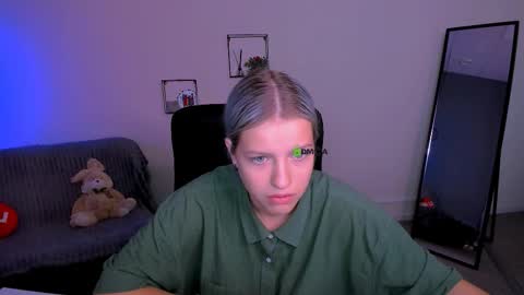 Snapshot of nelly_storm chatting on 09.12.25 nelly_storm online show from 09.12.25