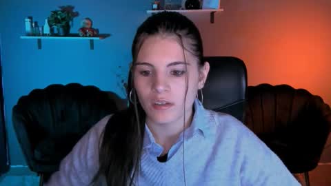 Snapshot of nelly_storm chatting on 10.19.25 nelly_storm online show from 10.19.25