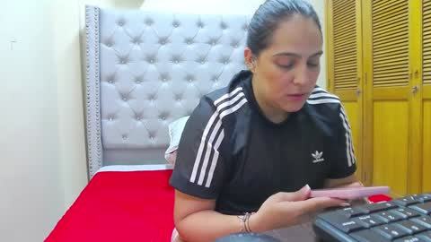 Snapshot of neny445 chatting on 01.24.25 kelly lopez online show from 01.24.25